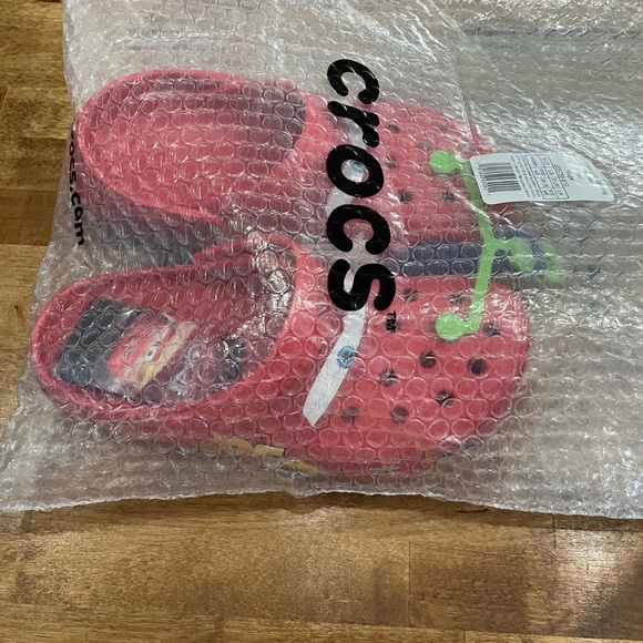 Crocs Classic Clogs Disney Pixar Cars Lightning McQueen NWT Limited Edition 6/8 - Picture 5 of 5